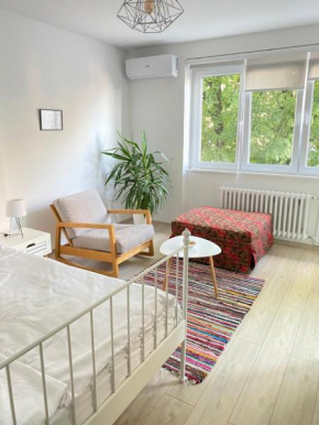 Beautiful White Studio Apartment Lejla